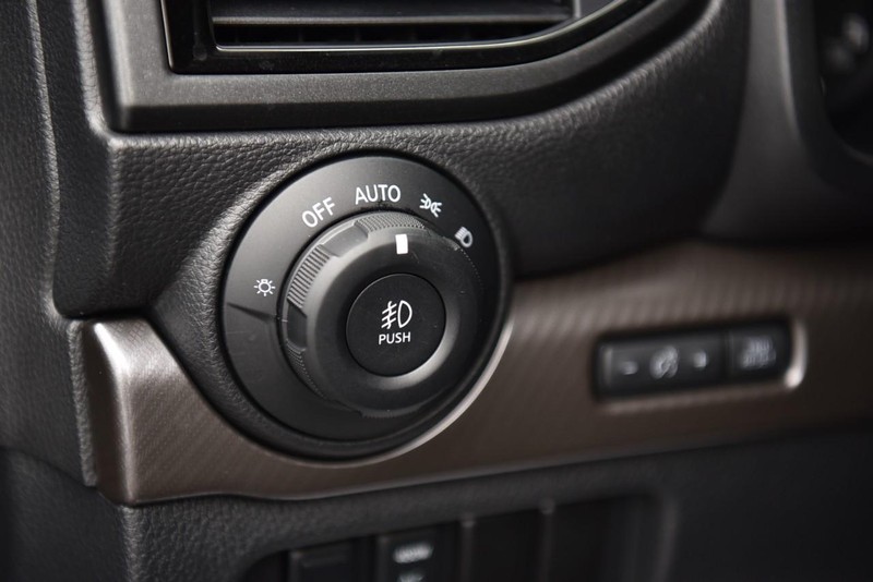 Nissan Titan Vehicle Image 14