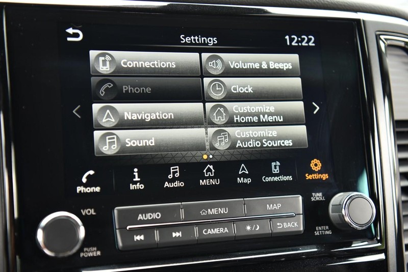 Nissan Titan Vehicle Image 19