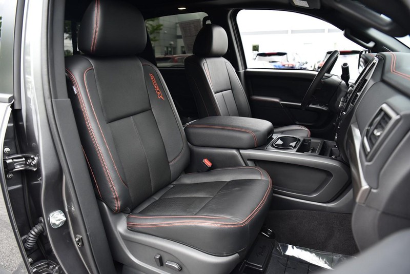 Nissan Titan Vehicle Image 26