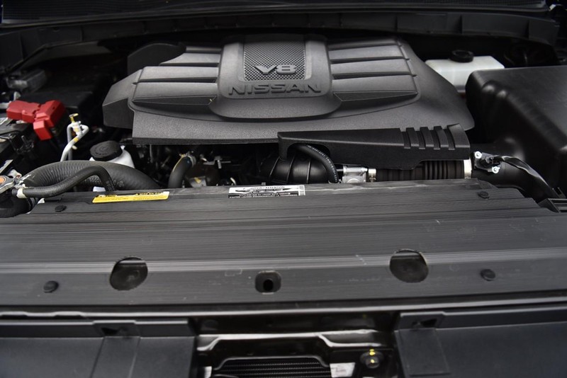 Nissan Titan Vehicle Image 30