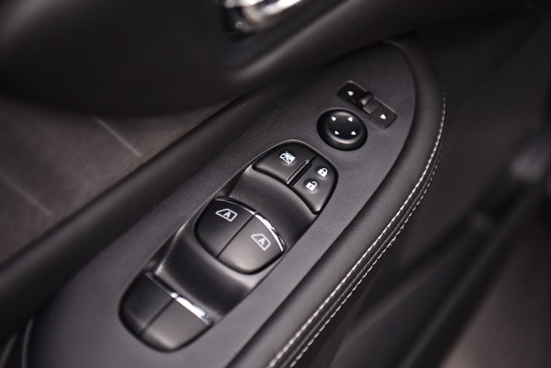 Nissan Murano Vehicle Image 09