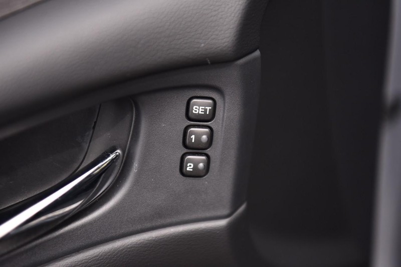 Nissan Murano Vehicle Image 10