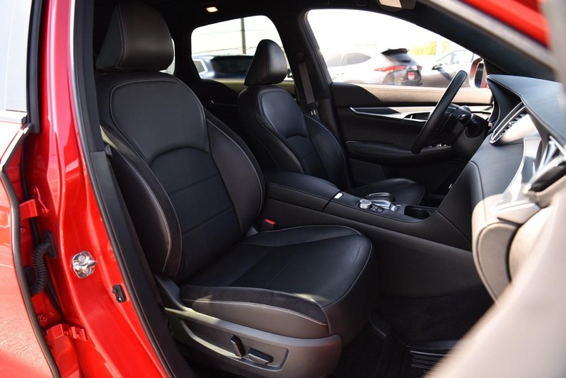 INFINITI QX50 Vehicle Image 24