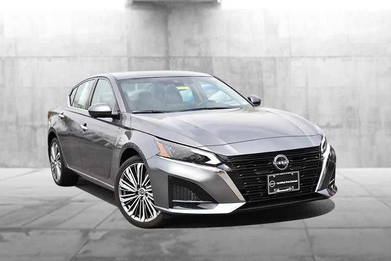 Nissan Altima Vehicle Image 02