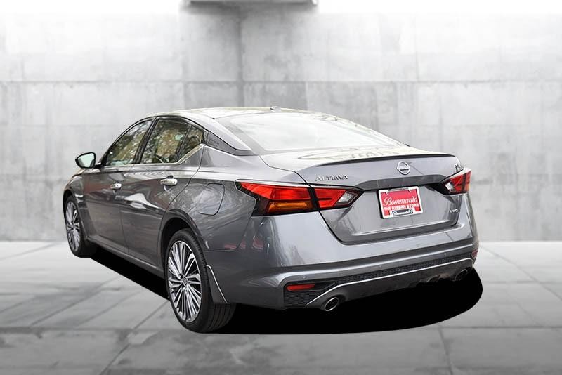 Nissan Altima Vehicle Image 07