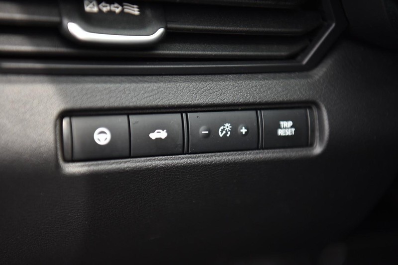 Nissan Altima Vehicle Image 11