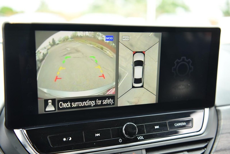 Nissan Altima Vehicle Image 13