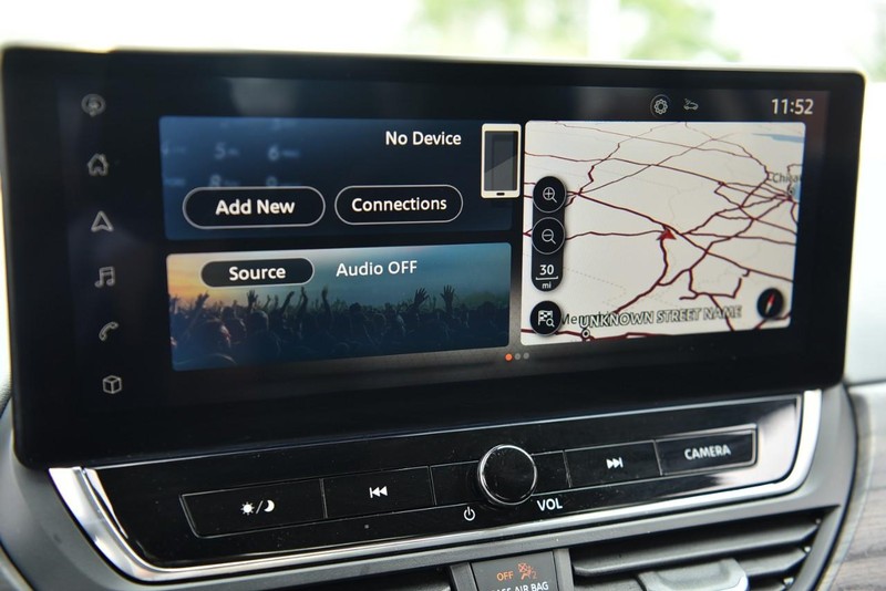 Nissan Altima Vehicle Image 14