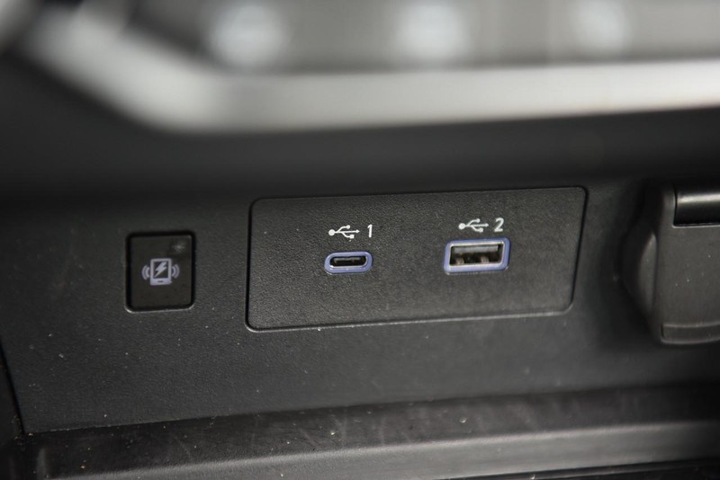 Nissan Altima Vehicle Image 16