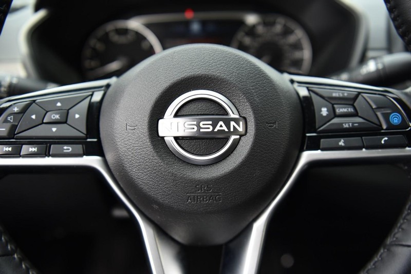 Nissan Altima Vehicle Image 18