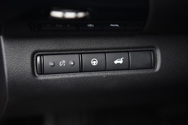 Nissan Pathfinder Vehicle Image 11