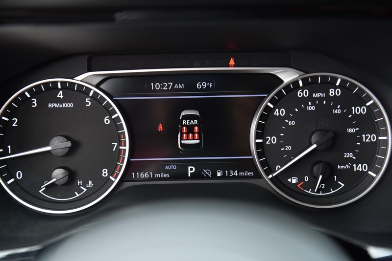 Nissan Pathfinder Vehicle Image 12