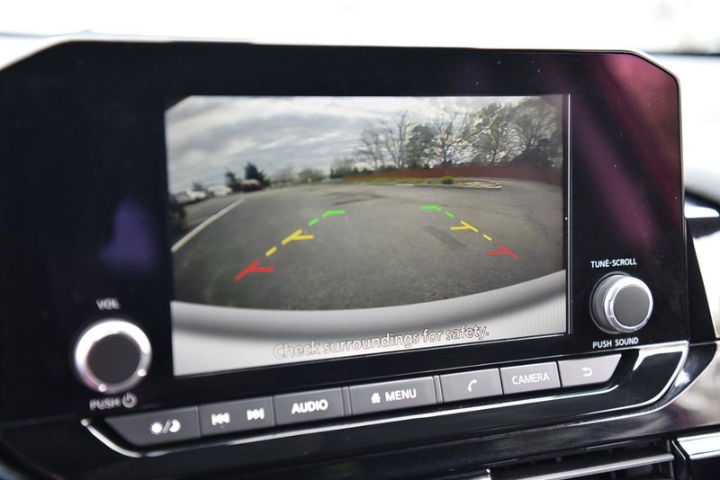 Nissan Pathfinder Vehicle Image 13