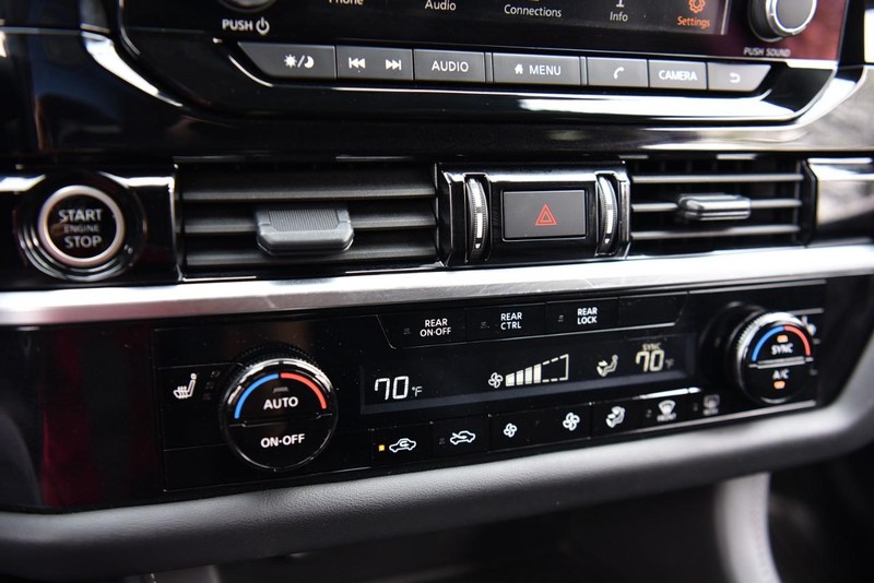 Nissan Pathfinder Vehicle Image 14