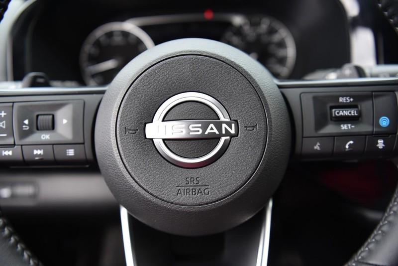 Nissan Pathfinder Vehicle Image 19