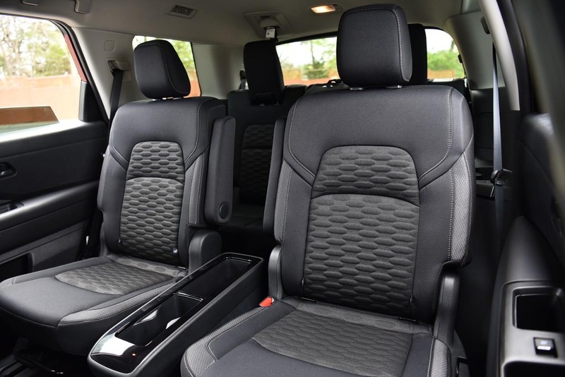Nissan Pathfinder Vehicle Image 23