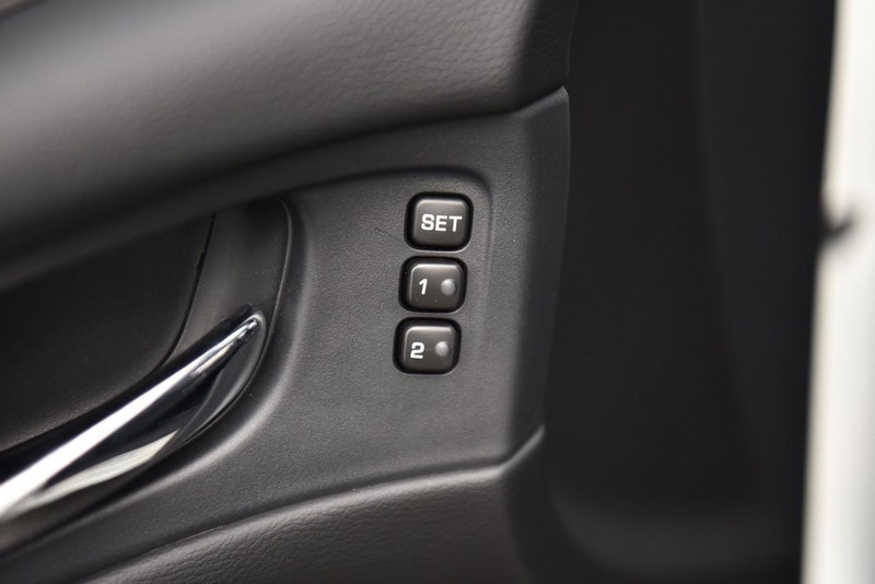 Nissan Murano Vehicle Image 10