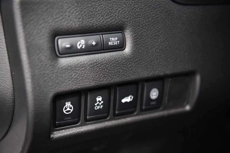 Nissan Murano Vehicle Image 13