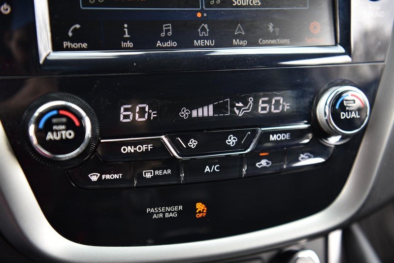 Nissan Murano Vehicle Image 16