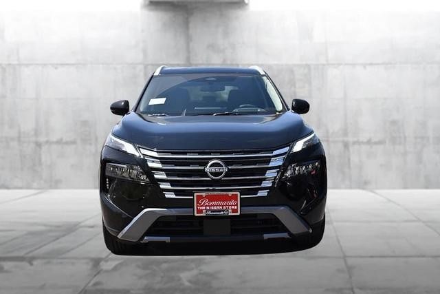 Nissan Rogue Vehicle Image 04