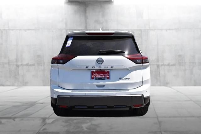 Nissan Rogue Vehicle Image 06