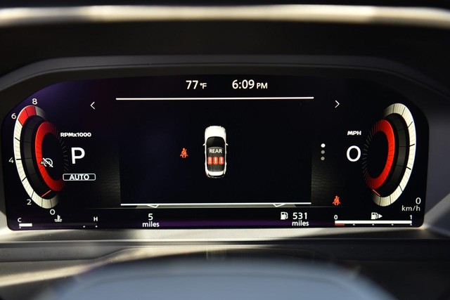 Nissan Rogue Vehicle Image 13