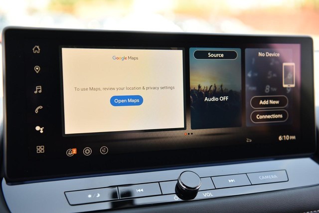 Nissan Rogue Vehicle Image 15