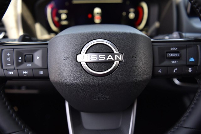 Nissan Rogue Vehicle Image 19