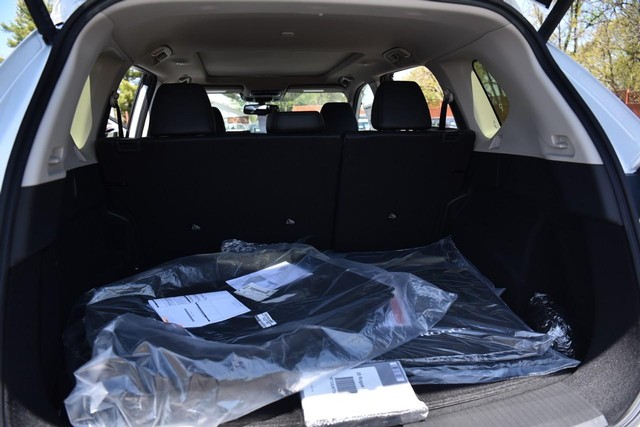 Nissan Rogue Vehicle Image 26