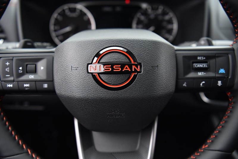 Nissan Rogue Vehicle Image 21