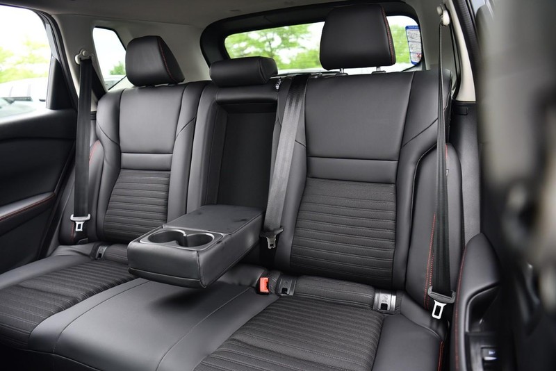 Nissan Rogue Vehicle Image 24