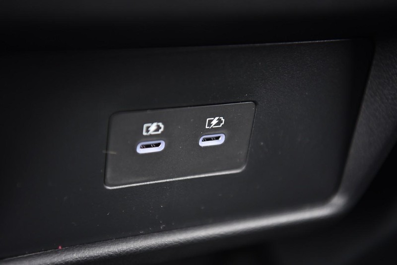 Nissan Rogue Vehicle Image 26