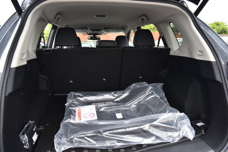 Nissan Rogue Vehicle Image 27