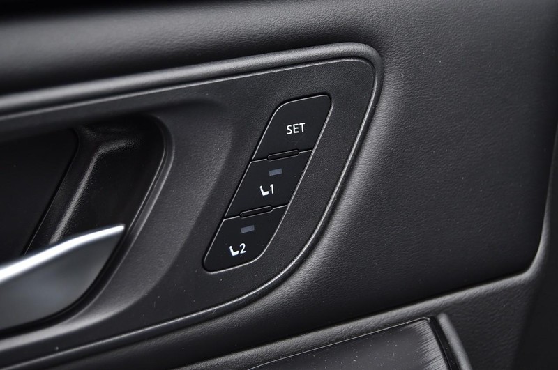 Nissan Rogue Vehicle Image 10