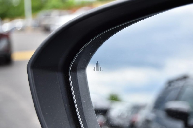 Nissan Rogue Vehicle Image 11