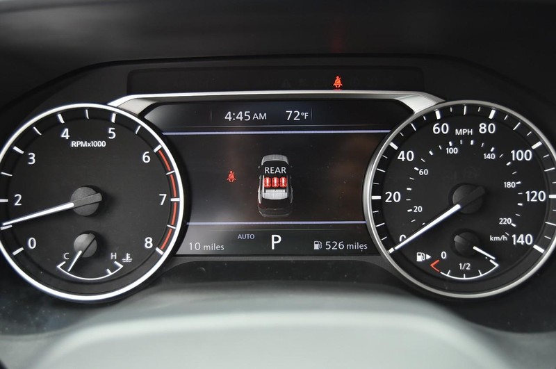 Nissan Rogue Vehicle Image 13