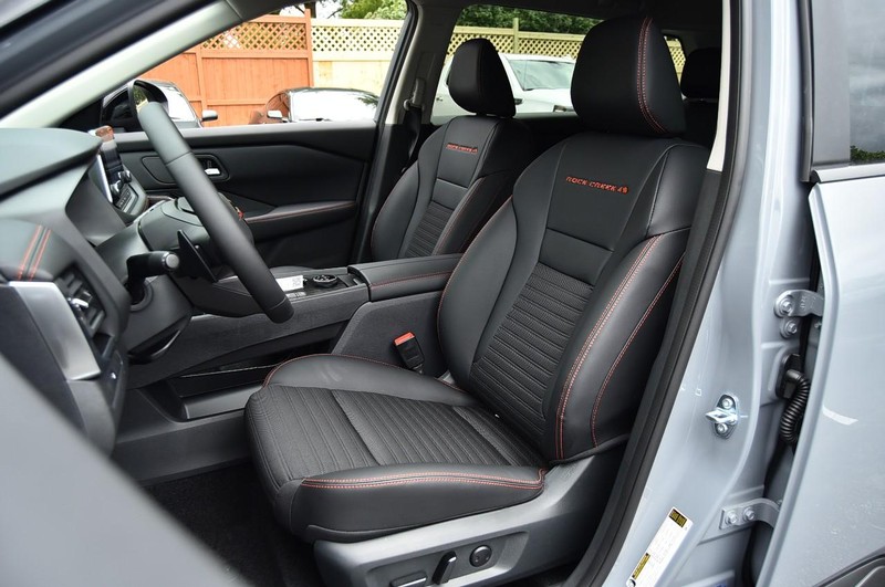 Nissan Rogue Vehicle Image 21