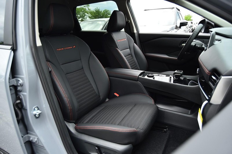 Nissan Rogue Vehicle Image 22