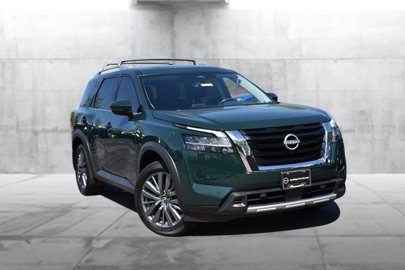 Nissan Pathfinder Vehicle Image 02