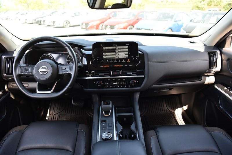 Nissan Pathfinder Vehicle Image 08