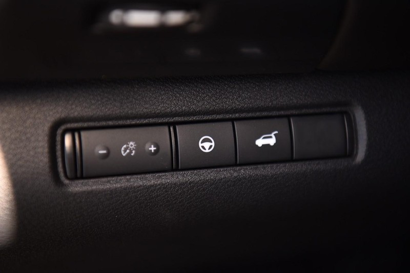 Nissan Pathfinder Vehicle Image 11