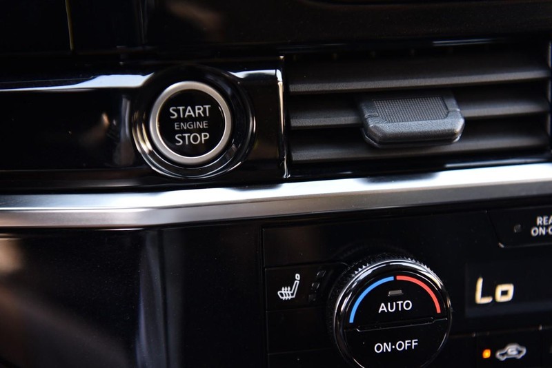 Nissan Pathfinder Vehicle Image 15