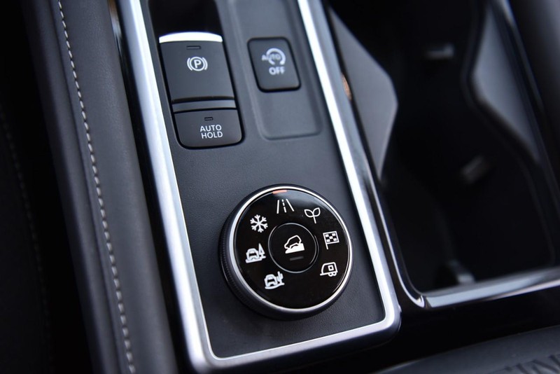 Nissan Pathfinder Vehicle Image 17