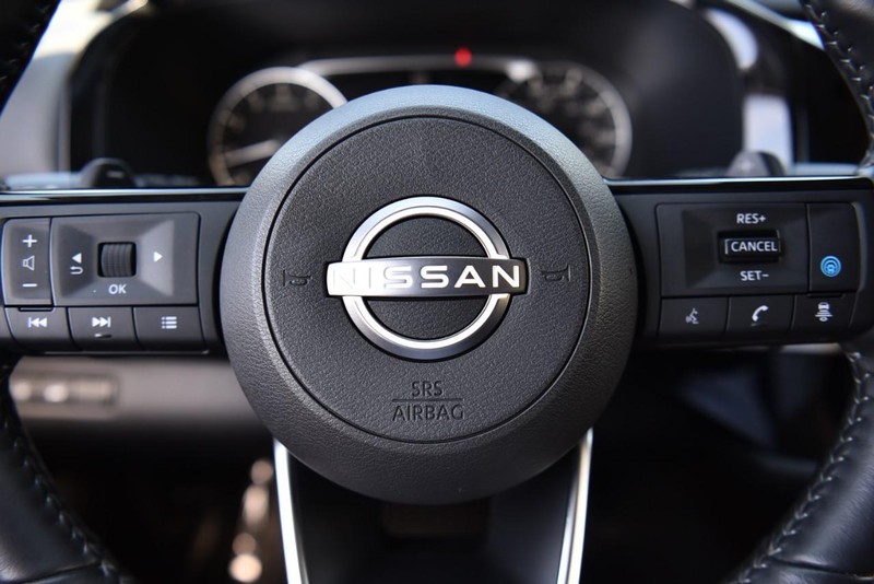 Nissan Pathfinder Vehicle Image 18
