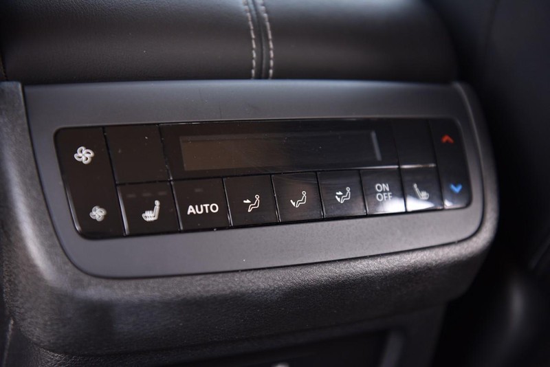 Nissan Pathfinder Vehicle Image 23
