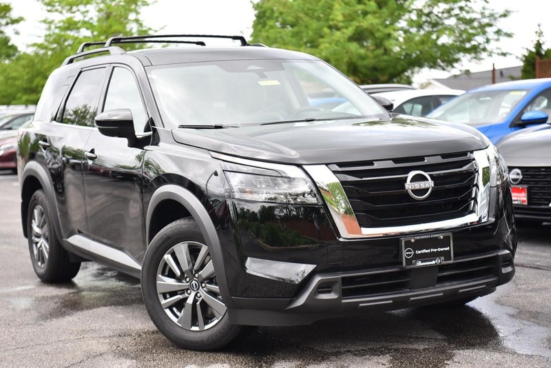 Nissan Pathfinder Vehicle Image 02