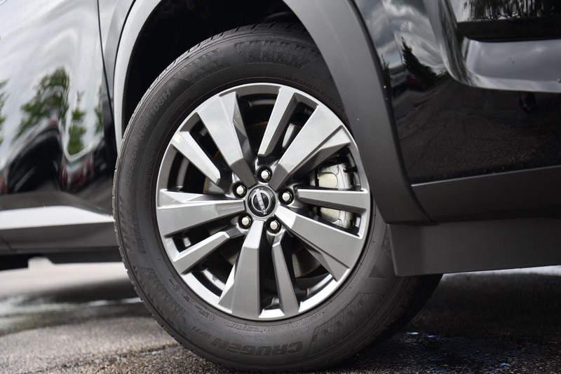 Nissan Pathfinder Vehicle Image 03