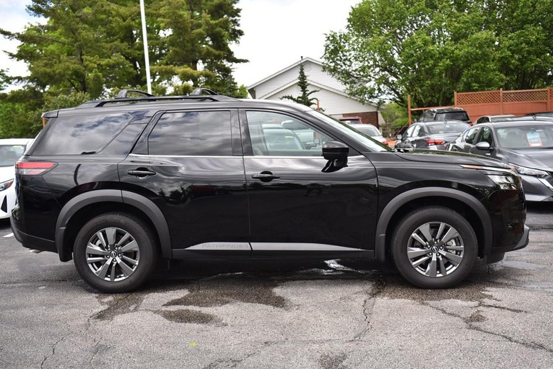 Nissan Pathfinder Vehicle Image 05