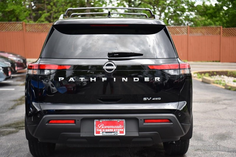 Nissan Pathfinder Vehicle Image 06
