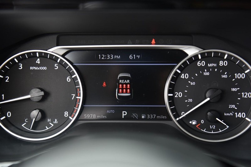 Nissan Pathfinder Vehicle Image 12